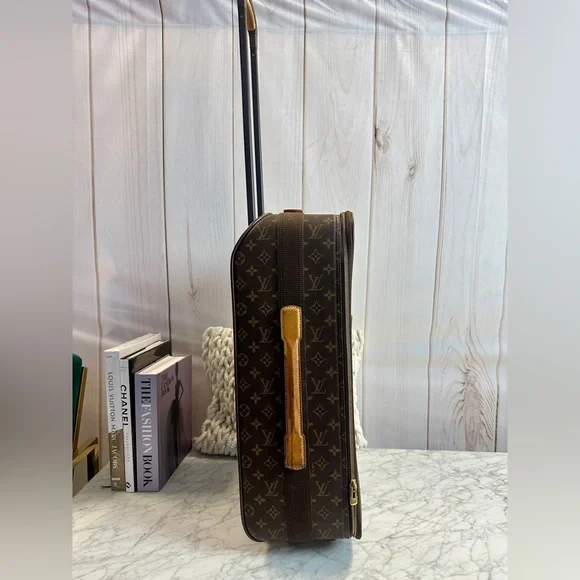 Louis Vuitton Luggage - Picture 4 of 15